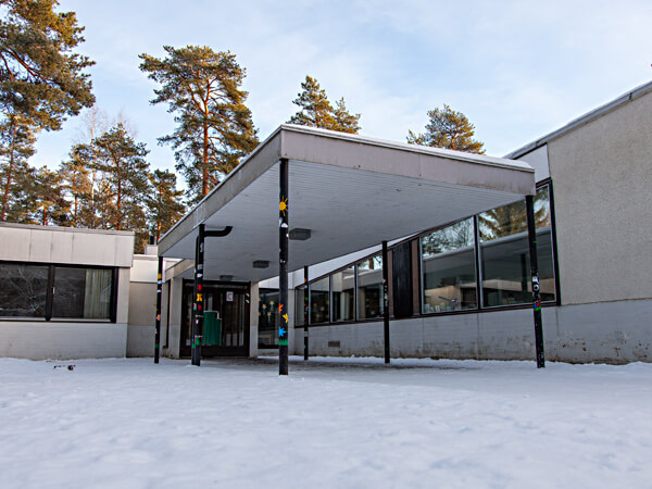 H&auml;rk&auml;vehmaan koulu